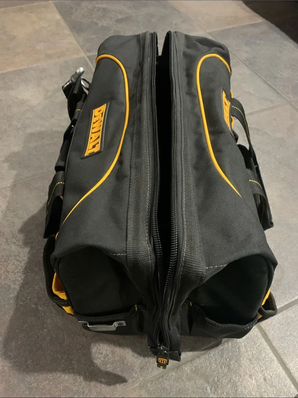 Dewalt Contractor Tool Bag